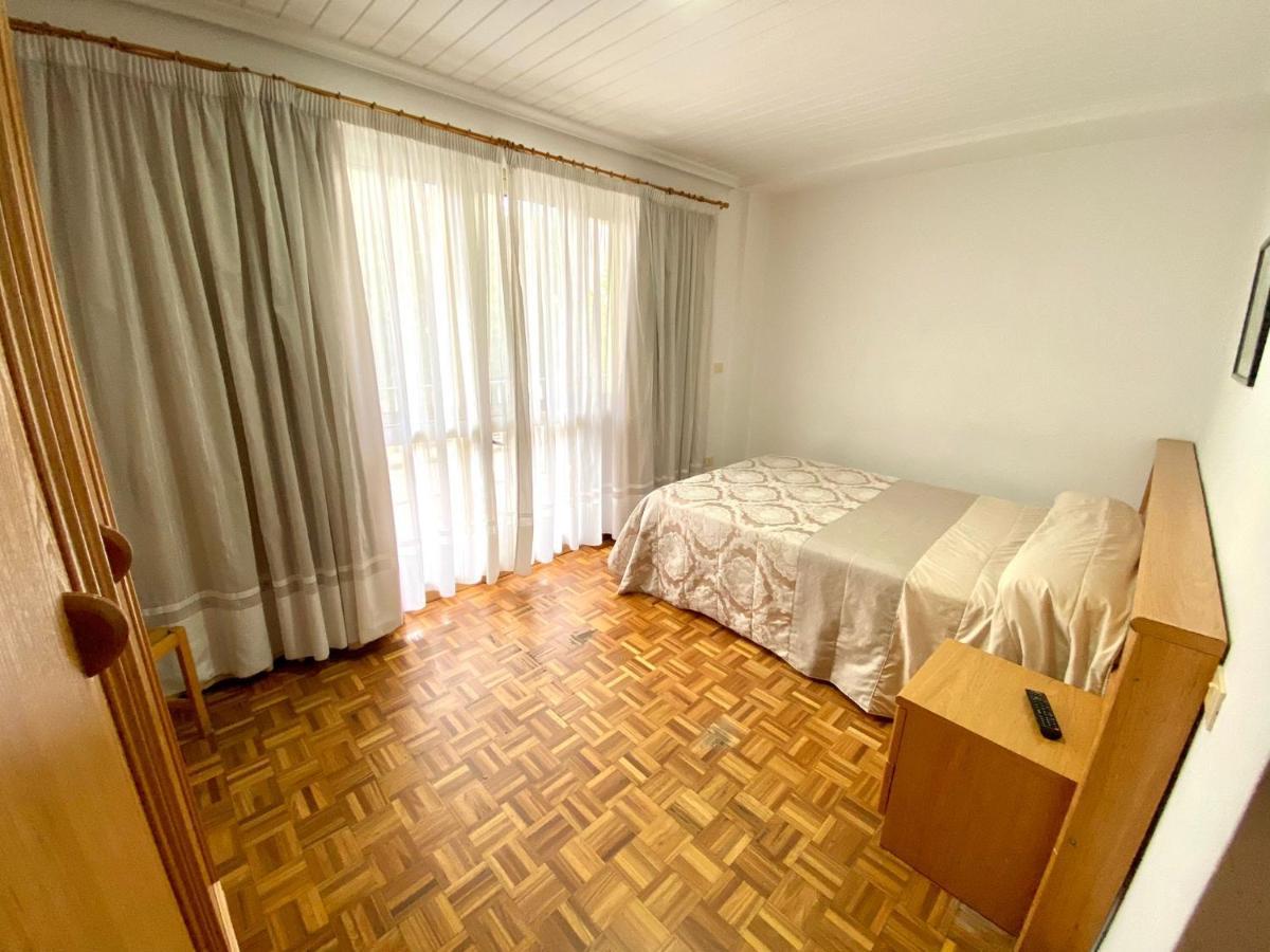 ריבאדאביה Garden Lodge Hostal Evencio מראה חיצוני תמונה