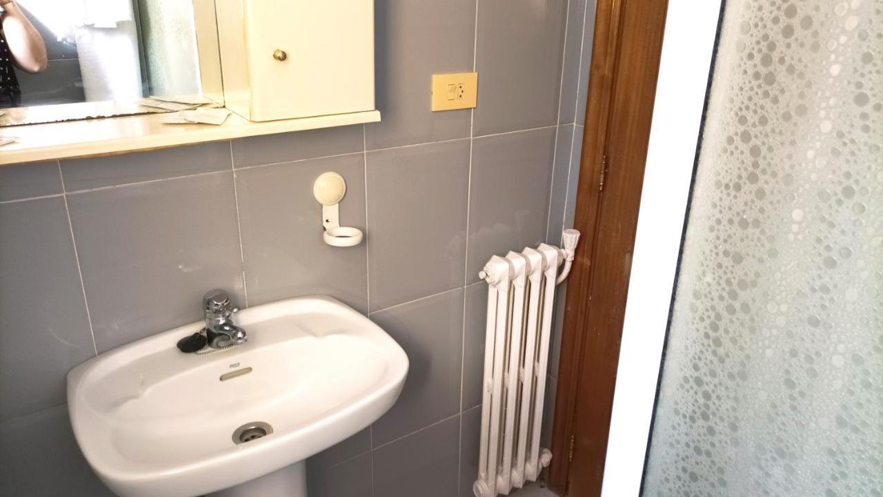 ריבאדאביה Garden Lodge Hostal Evencio מראה חיצוני תמונה