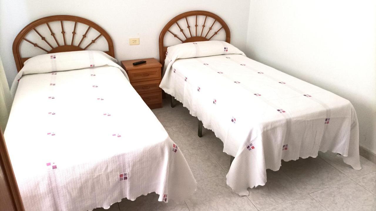 ריבאדאביה Garden Lodge Hostal Evencio מראה חיצוני תמונה