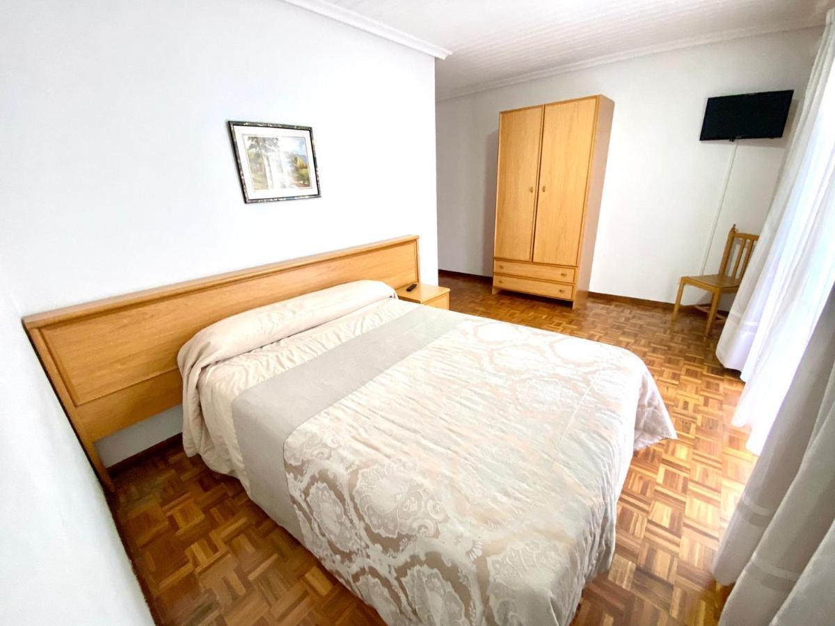 ריבאדאביה Garden Lodge Hostal Evencio מראה חיצוני תמונה