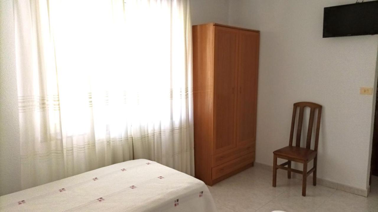 ריבאדאביה Garden Lodge Hostal Evencio מראה חיצוני תמונה