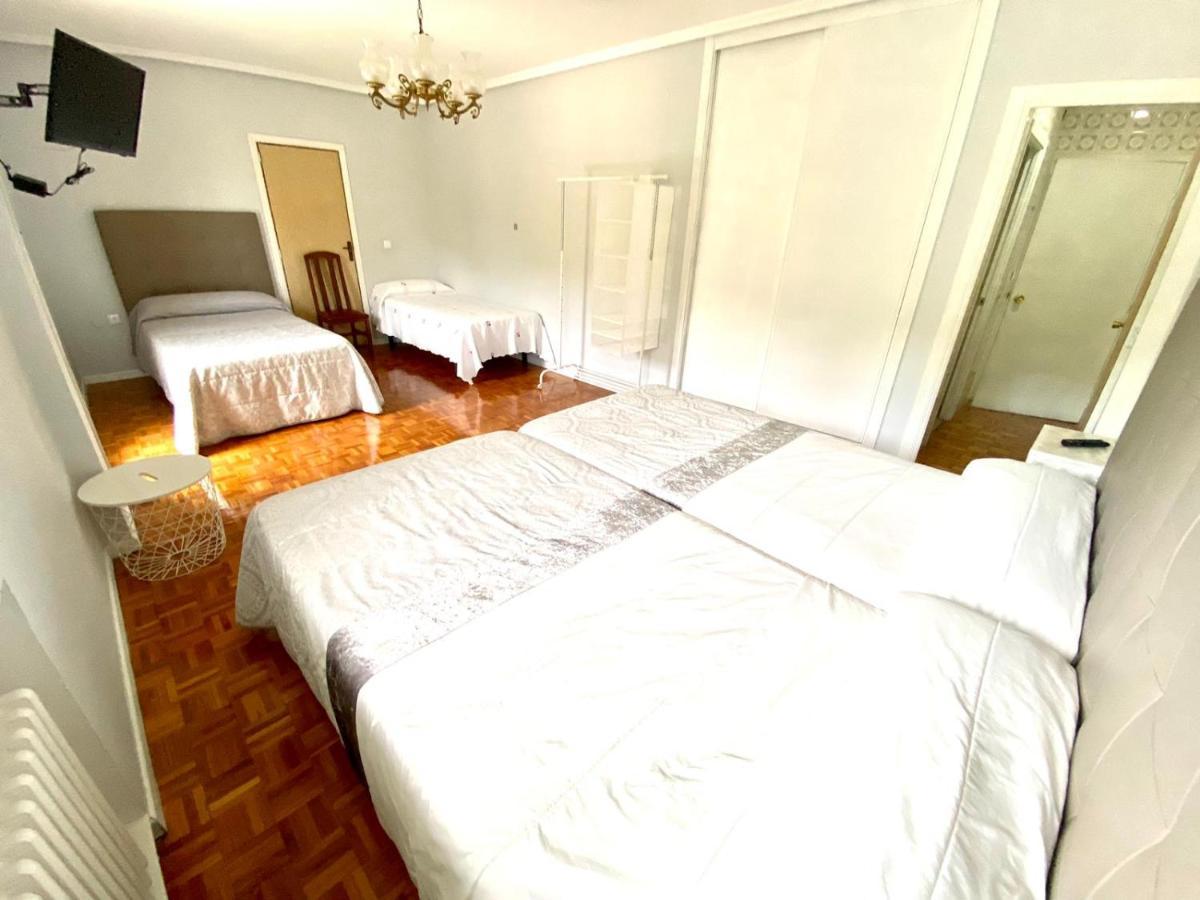 ריבאדאביה Garden Lodge Hostal Evencio מראה חיצוני תמונה