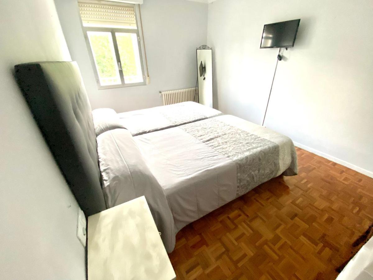 ריבאדאביה Garden Lodge Hostal Evencio מראה חיצוני תמונה