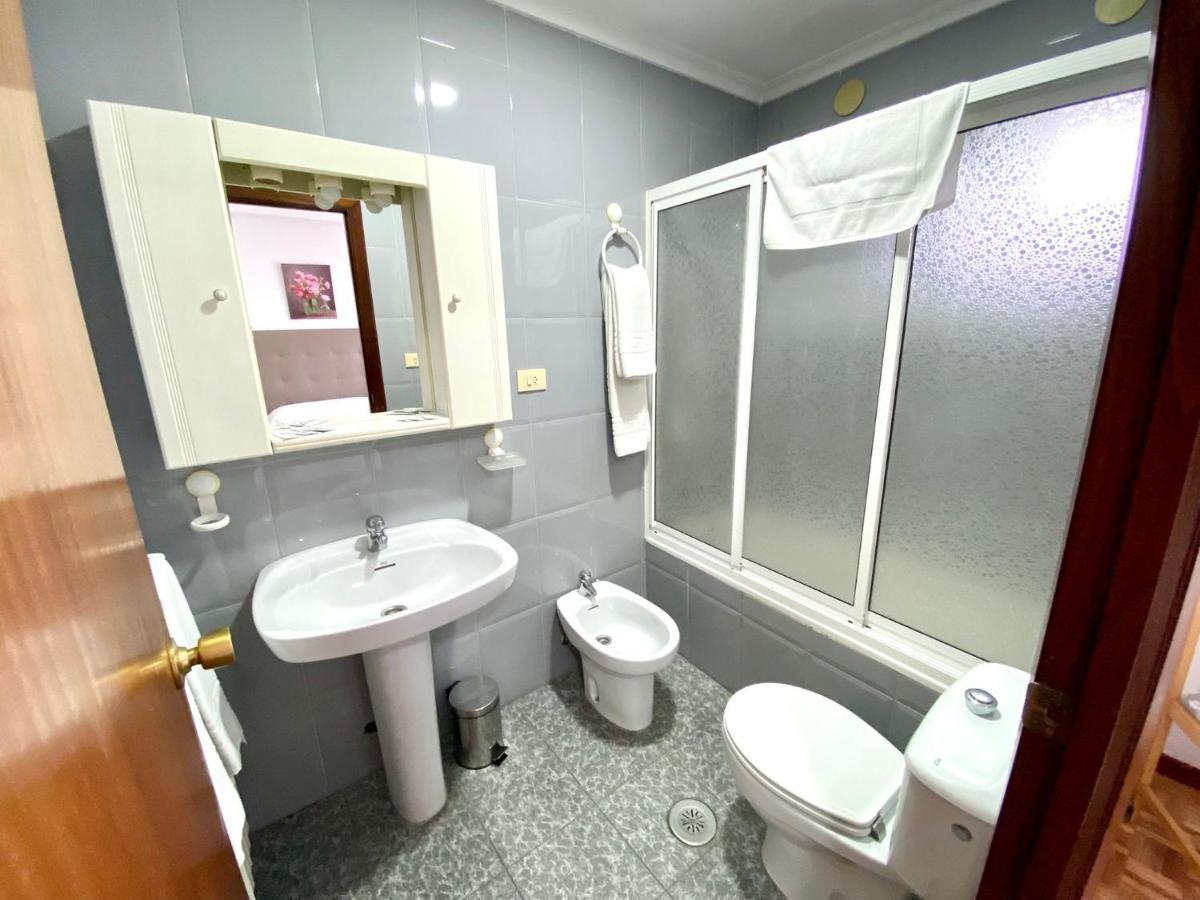 ריבאדאביה Garden Lodge Hostal Evencio מראה חיצוני תמונה