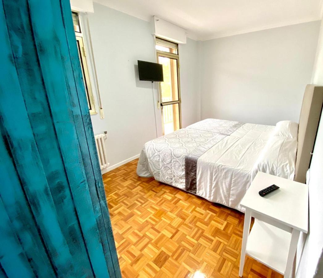 ריבאדאביה Garden Lodge Hostal Evencio מראה חיצוני תמונה