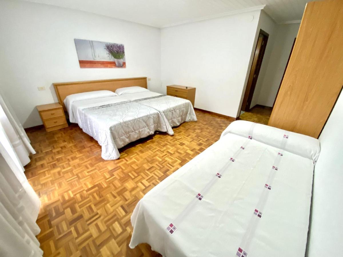 ריבאדאביה Garden Lodge Hostal Evencio מראה חיצוני תמונה